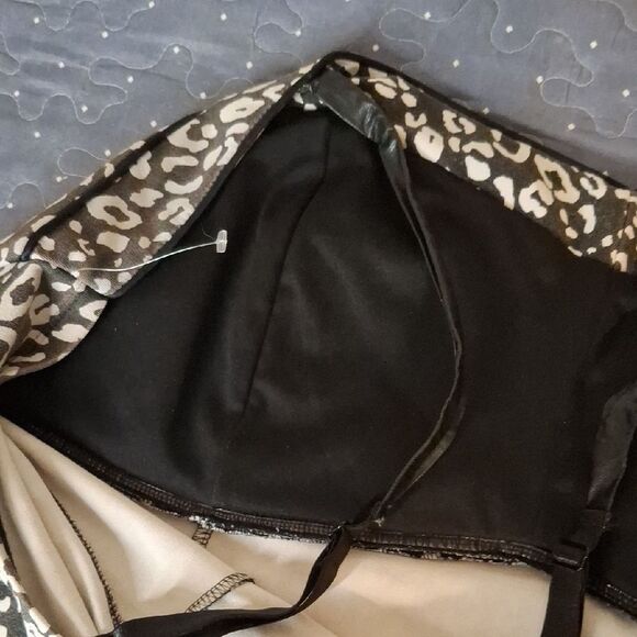 Torrid Leopard tank top size 4 - Picture 3 of 4